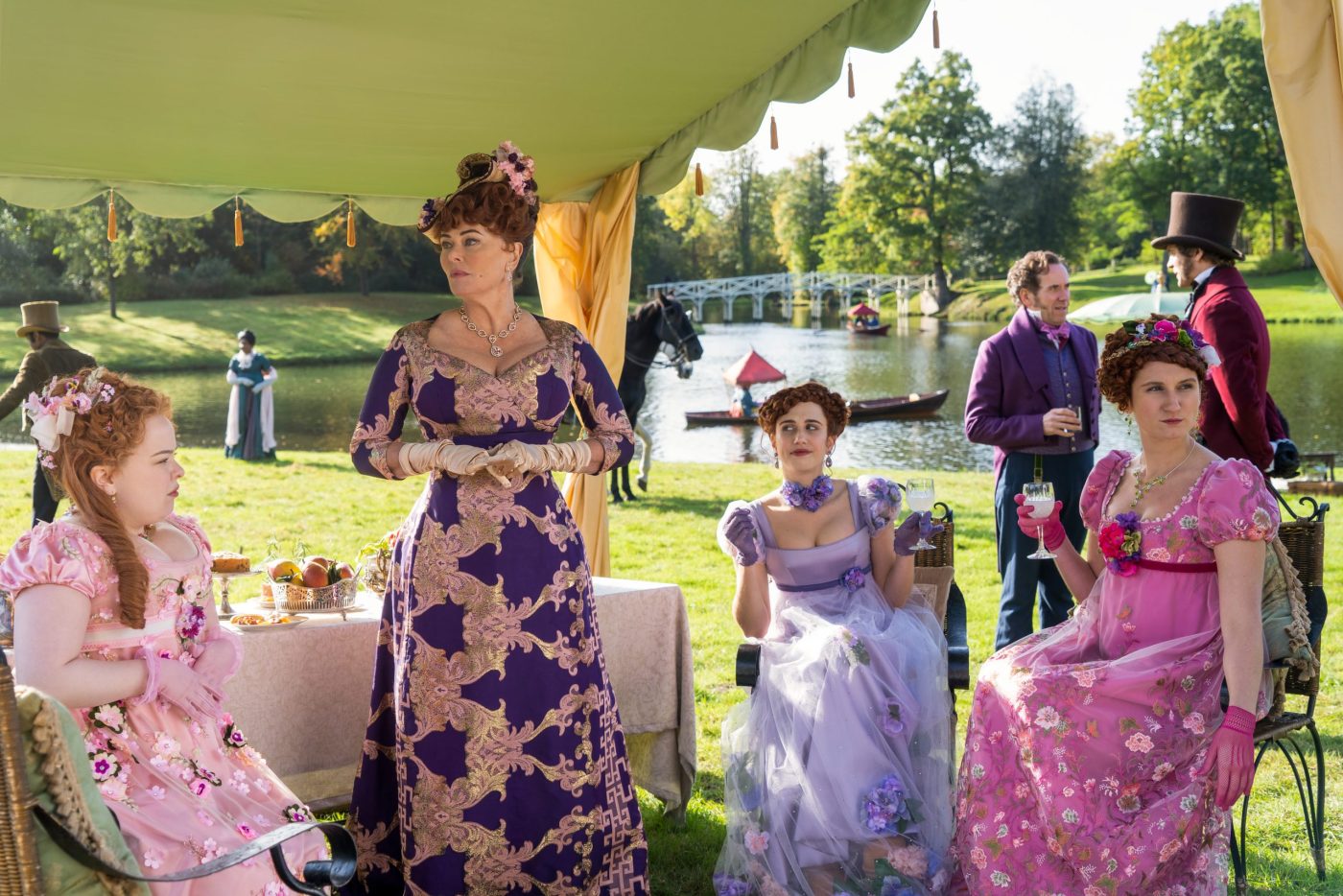 Penelope Featherington with Lady Featherington, Prudence and Philippa in Bridgerton Season 1 Episode 2