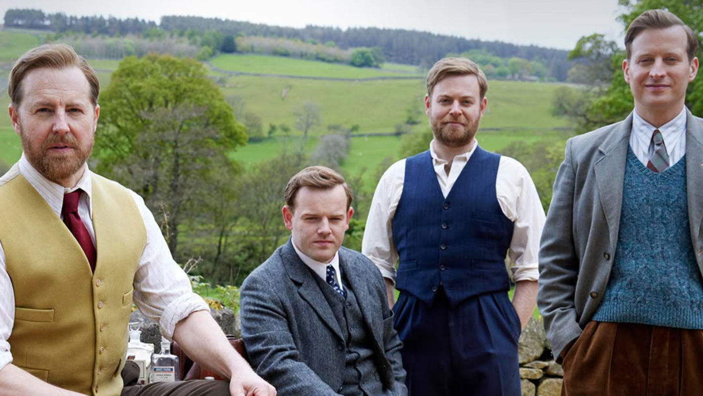 Siegfried, Tristan, Granville and James outside.
